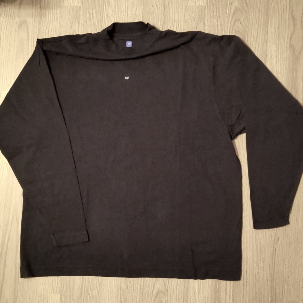 YEEZY GAP by Balenciaga Black Long Sleeve Luxury Tee
